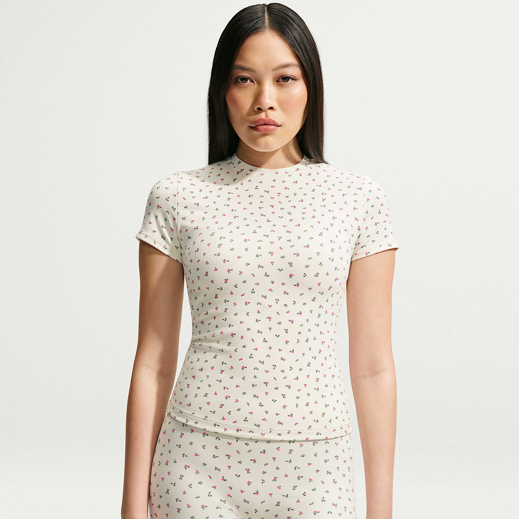 NikeSKIMS MATTE PADDED BABY TEE 美海ちゃん NikeSKIMS Matte Women's Printed Padded Baby T-Shirt. Nike.com